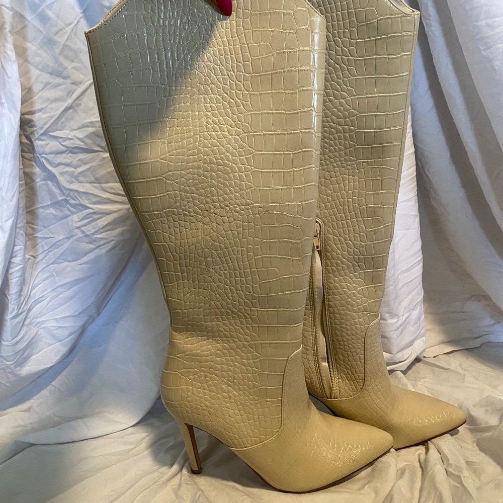 JustFab Boots (BROKEN ZIPPER!)